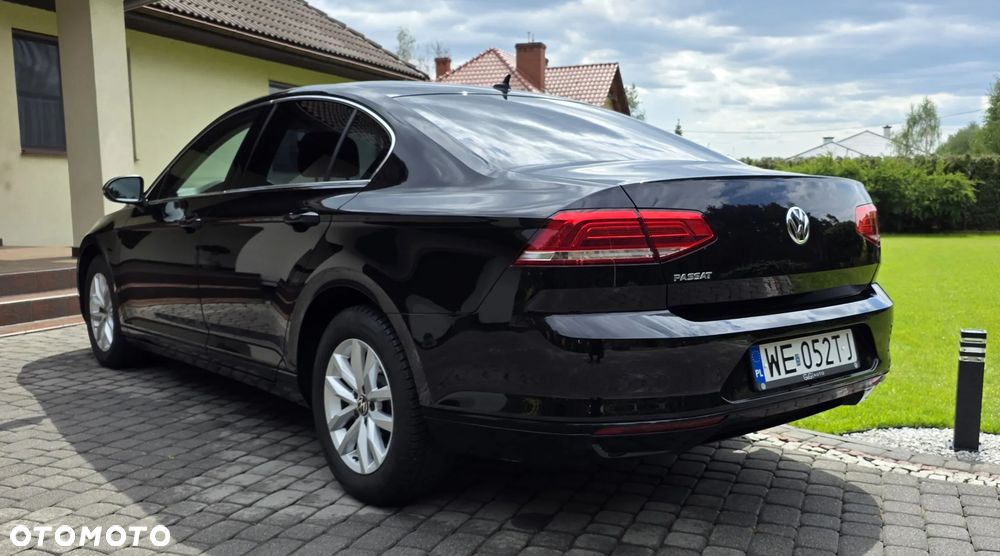 Volkswagen Passat - 11