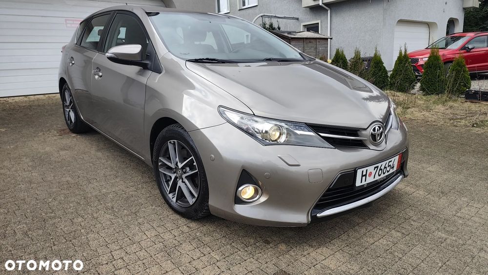 Toyota Auris 2.0 D-4D Luna - 38