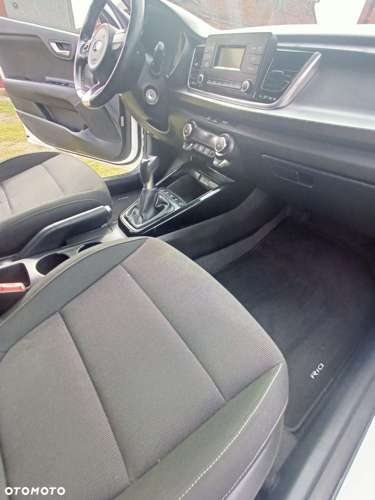Kia Rio 1.4 L - 13