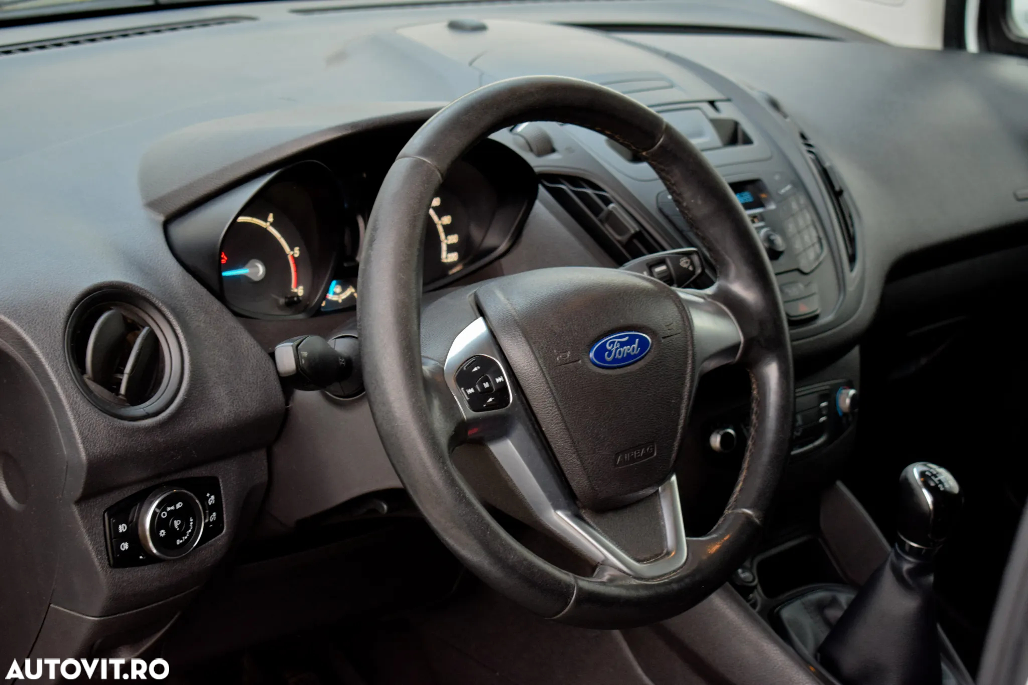 Ford TRANSIT COURIER - 13