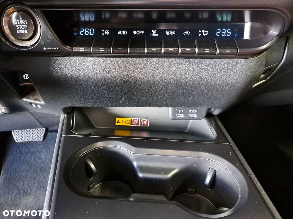 Lexus UX - 26