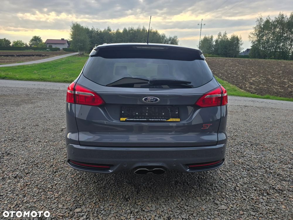 Ford Focus 2.0 EcoBoost ST mit Leder-Sport-Paket - 6