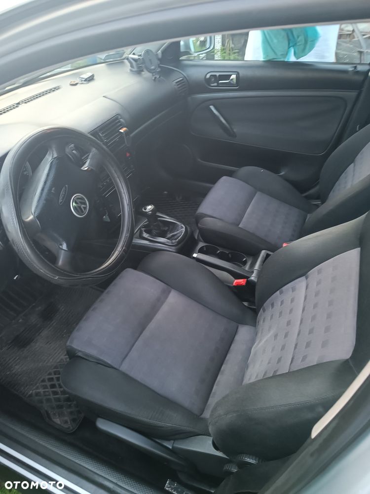 Volkswagen Passat 1.9 TDI Basis - 17