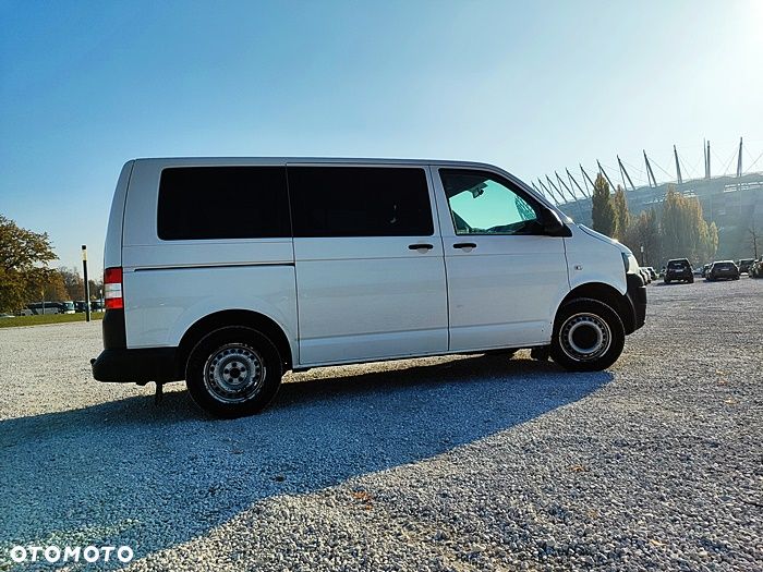 Volkswagen Caravelle - 14