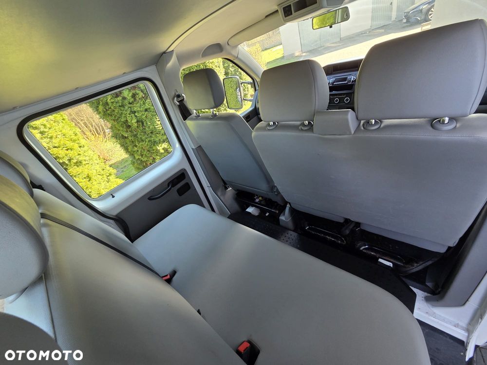 Volkswagen Transporter - 35