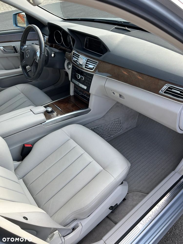 Mercedes-Benz Klasa E 250 CDI 7G-TRONIC Elegance - 19