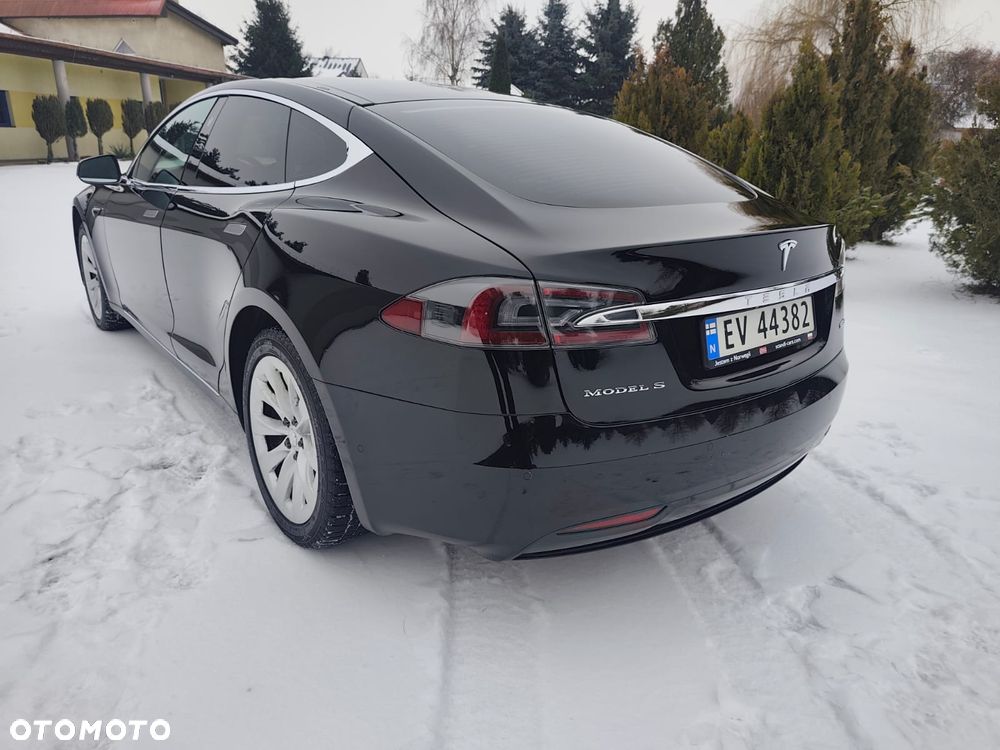 Tesla Model S - 9