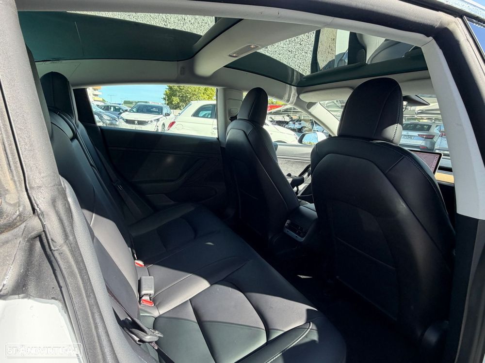 Tesla Model 3 - 14