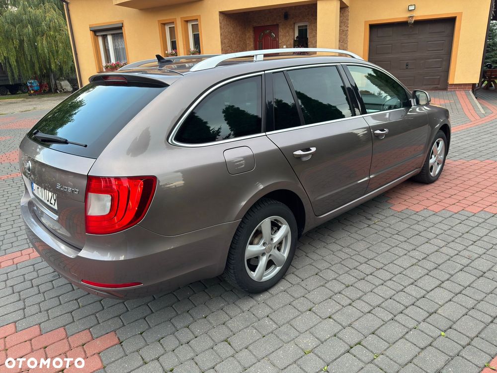 Skoda Superb 2.0 TDI Ambition DSG - 5