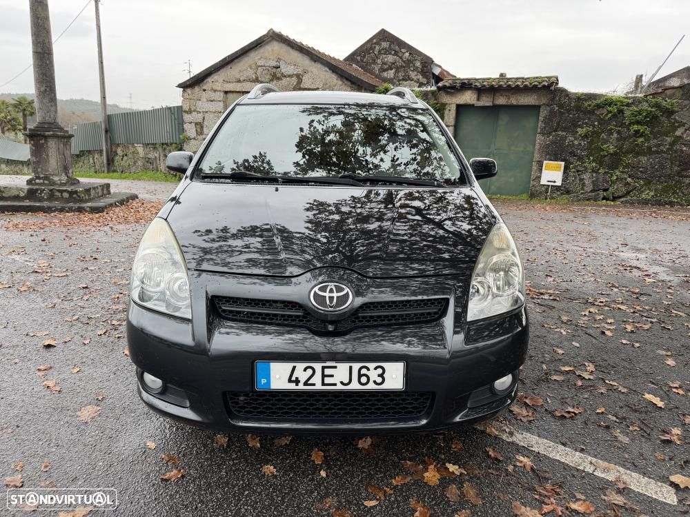 Toyota Corolla Verso 2.2 D-4D High Pack - 4