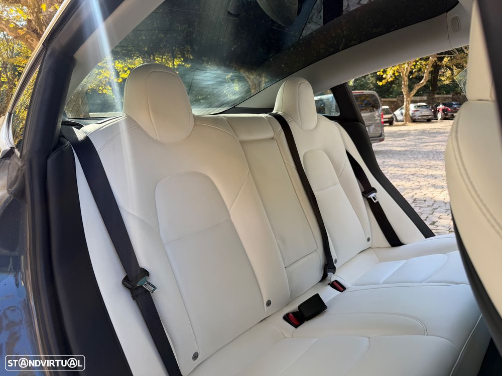 Tesla Model 3 Performance Dual Motor AWD - 26