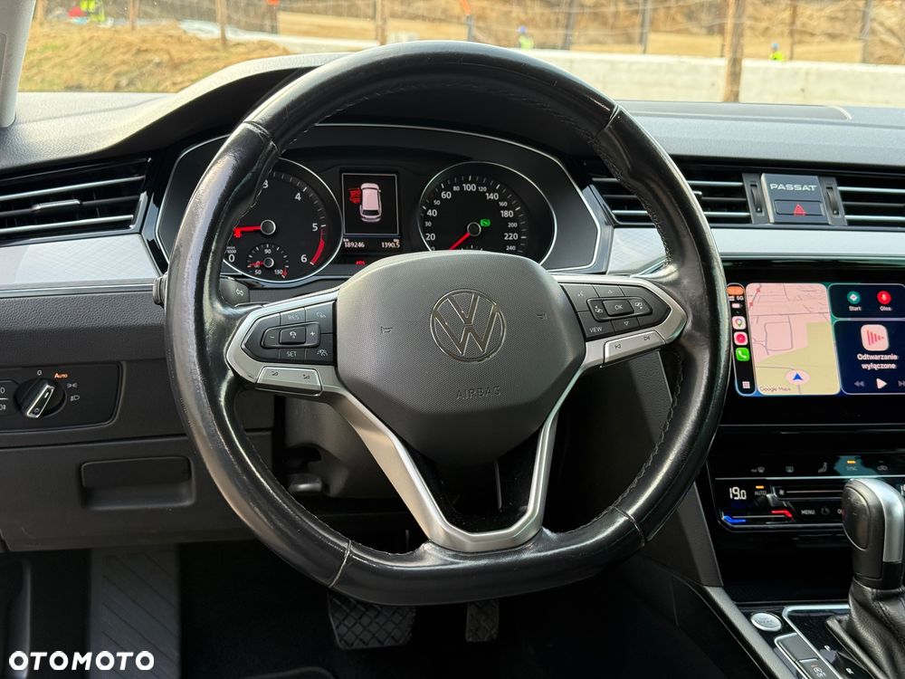 Volkswagen Passat - 12