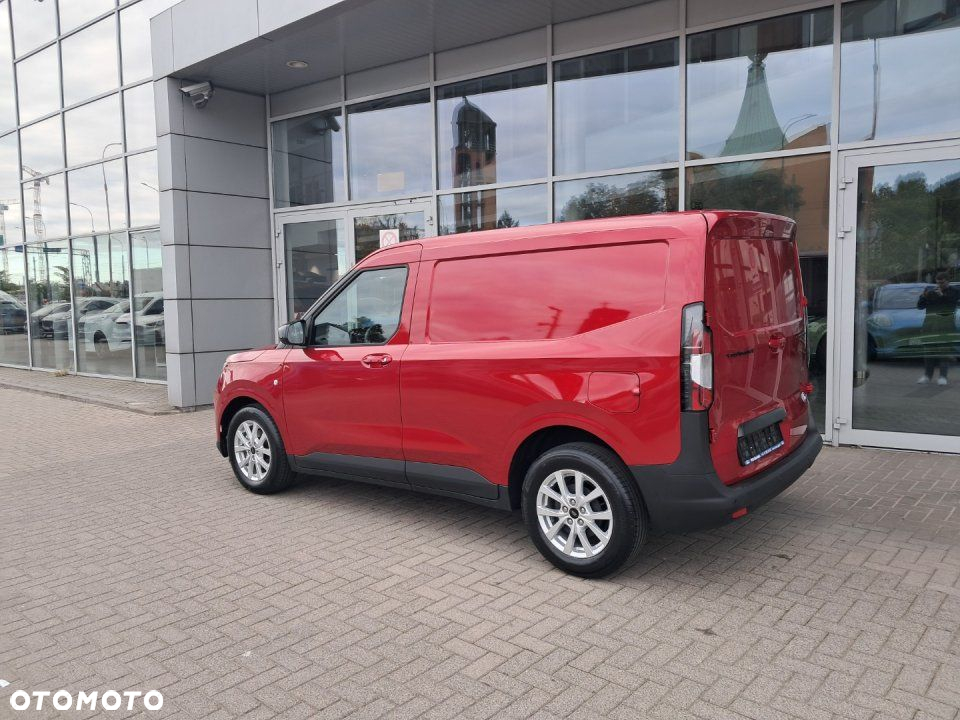 Ford Transit Courier - 4