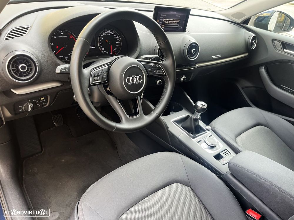 Audi A3 Sportback 1.6 TDI Design - 12