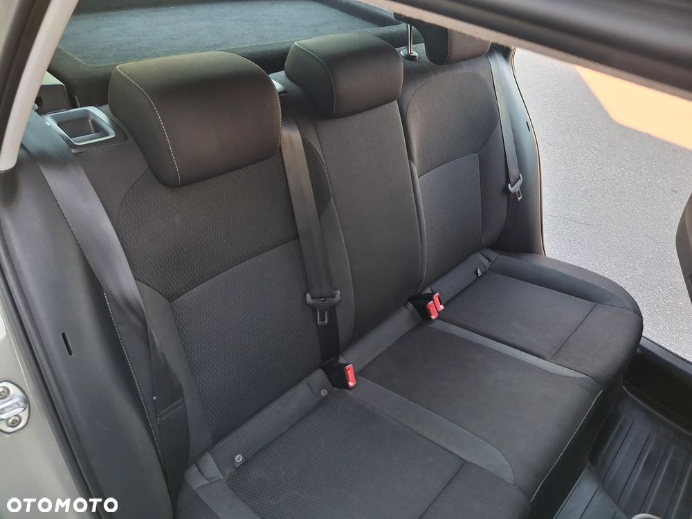 Skoda RAPID 1.2 TSI Ambition - 12