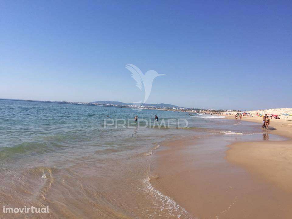 Moradia isolada em Santo António da Caparica. - Grande imagem: 4/37