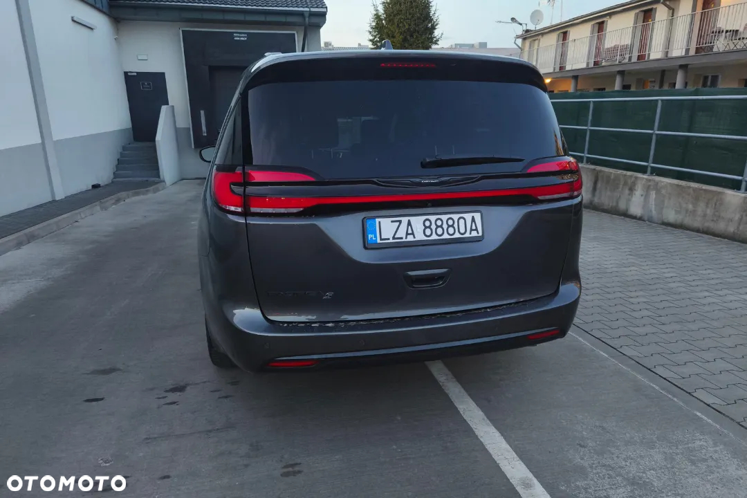 Chrysler Pacifica - 12