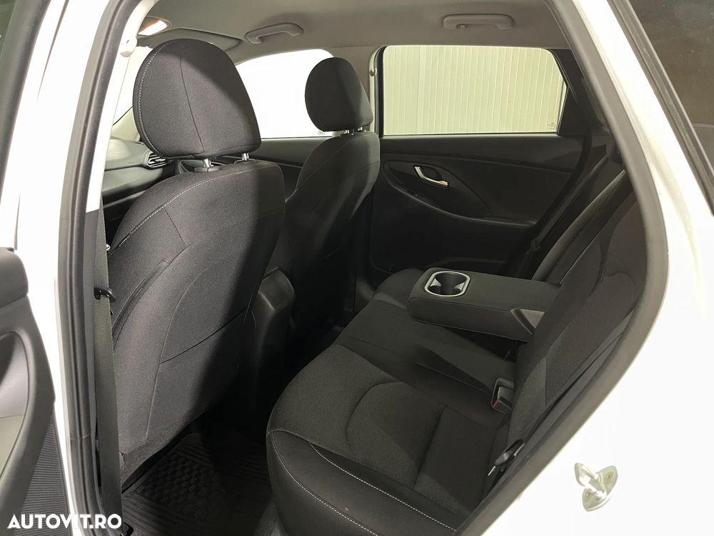 Hyundai i30 1.5 110CP M/T Highway - 11