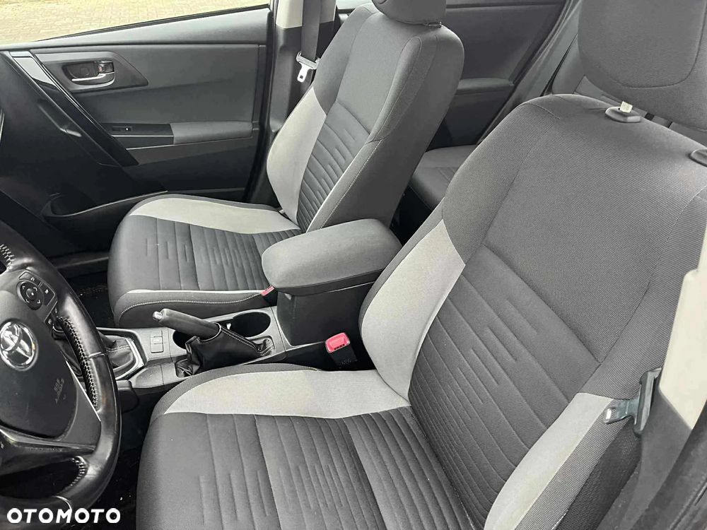 Toyota Auris 1.4 D-4D Premium Comfort - 11