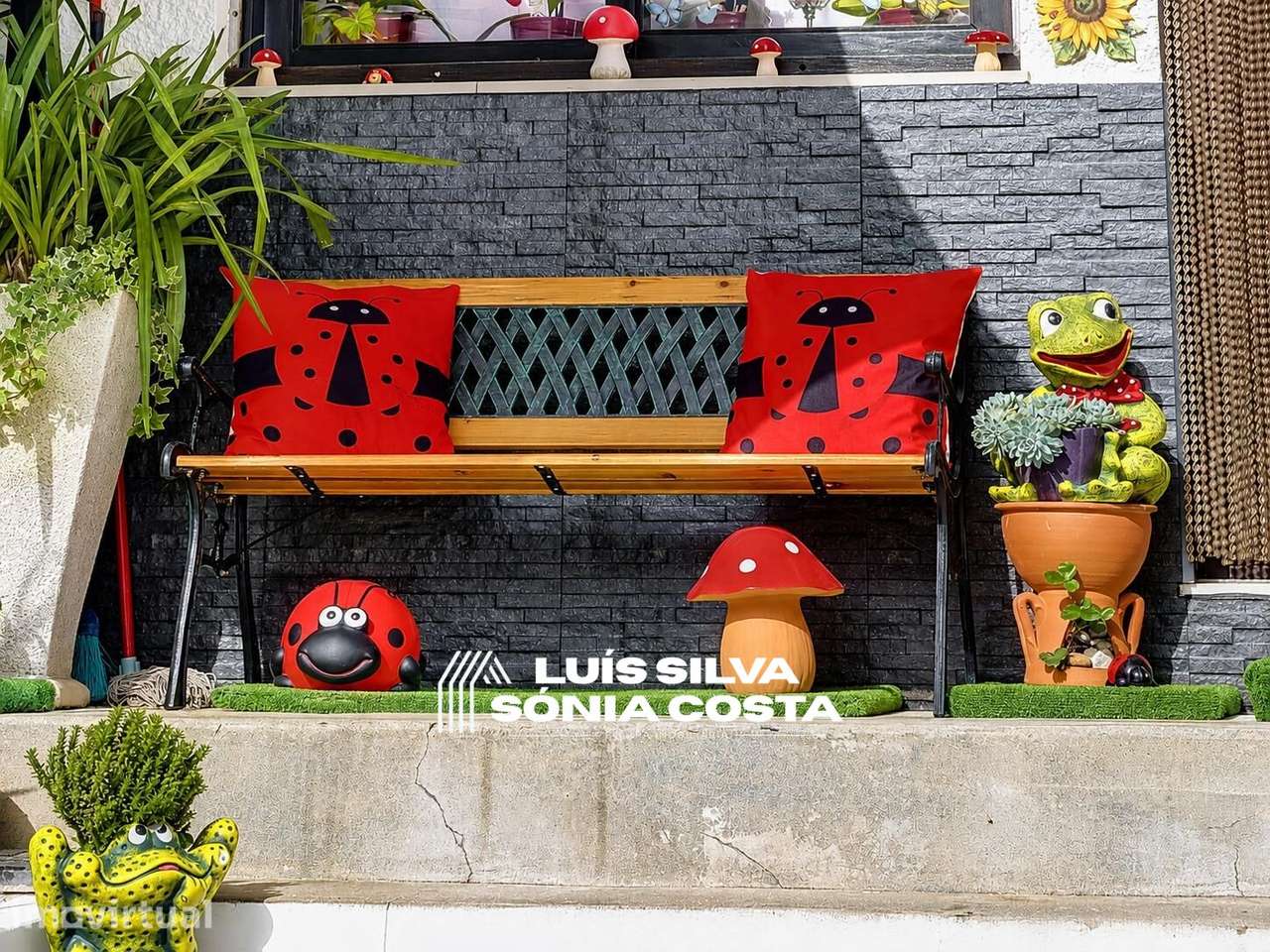 Moradia T3 no Centro da Feira | Garagem Fechada | Jardim | Rua Dr.... - Grande imagem: 5/35