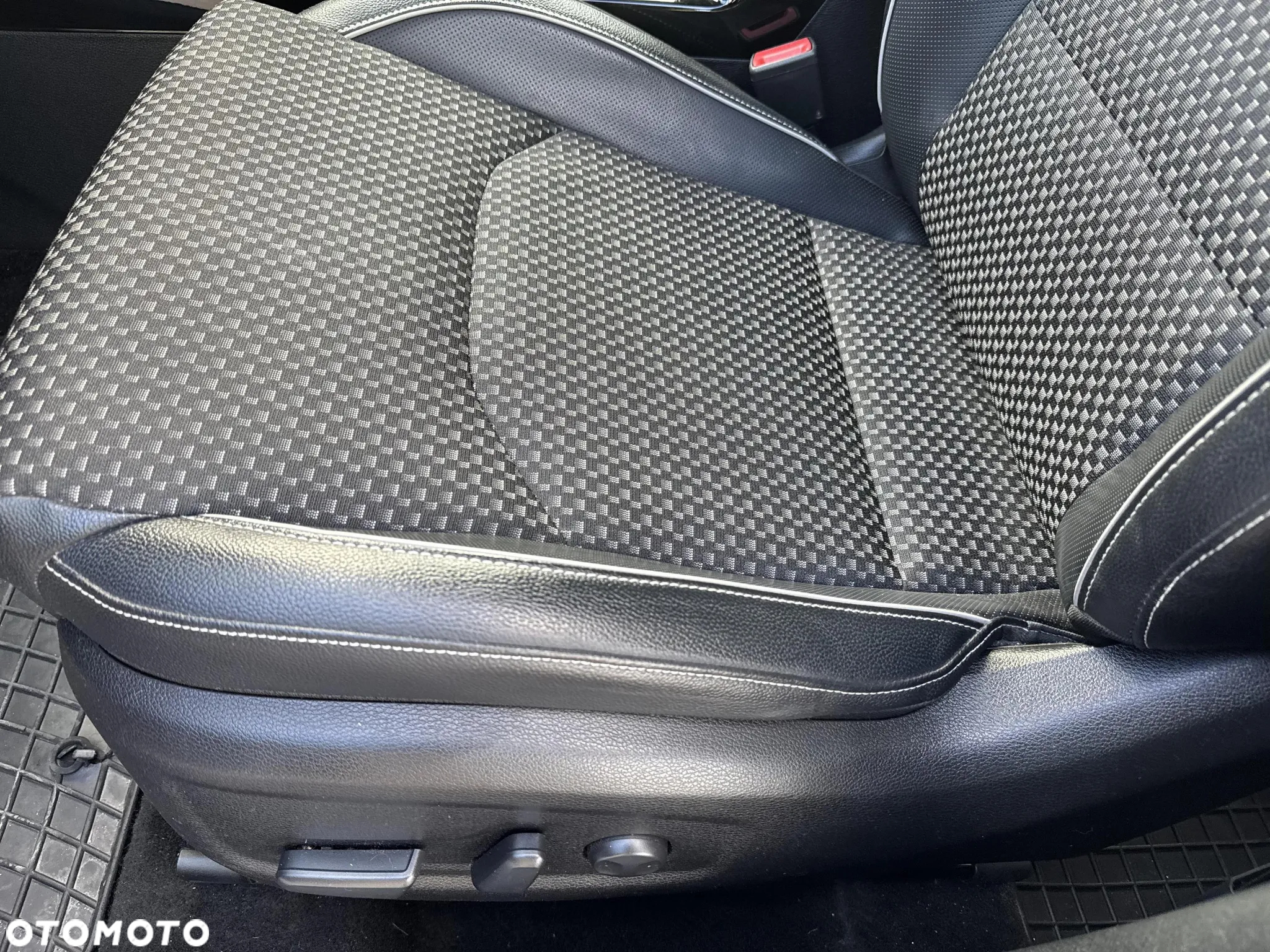 Kia XCeed 1.4 T-GDI L Business Line - 12