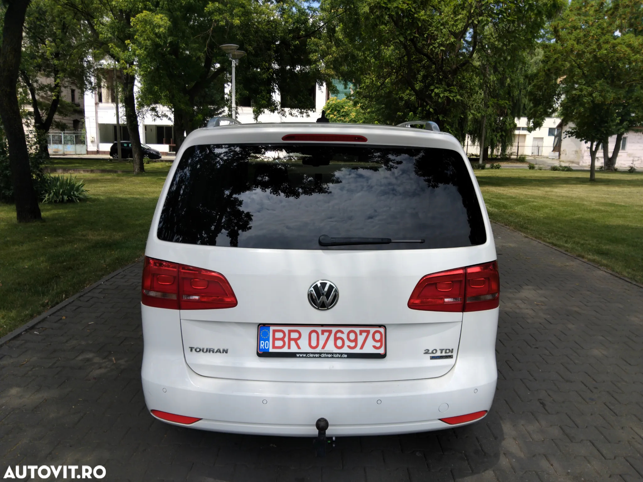 Volkswagen Touran 2.0 TDI DPF BlueMotion Technology Life - 17