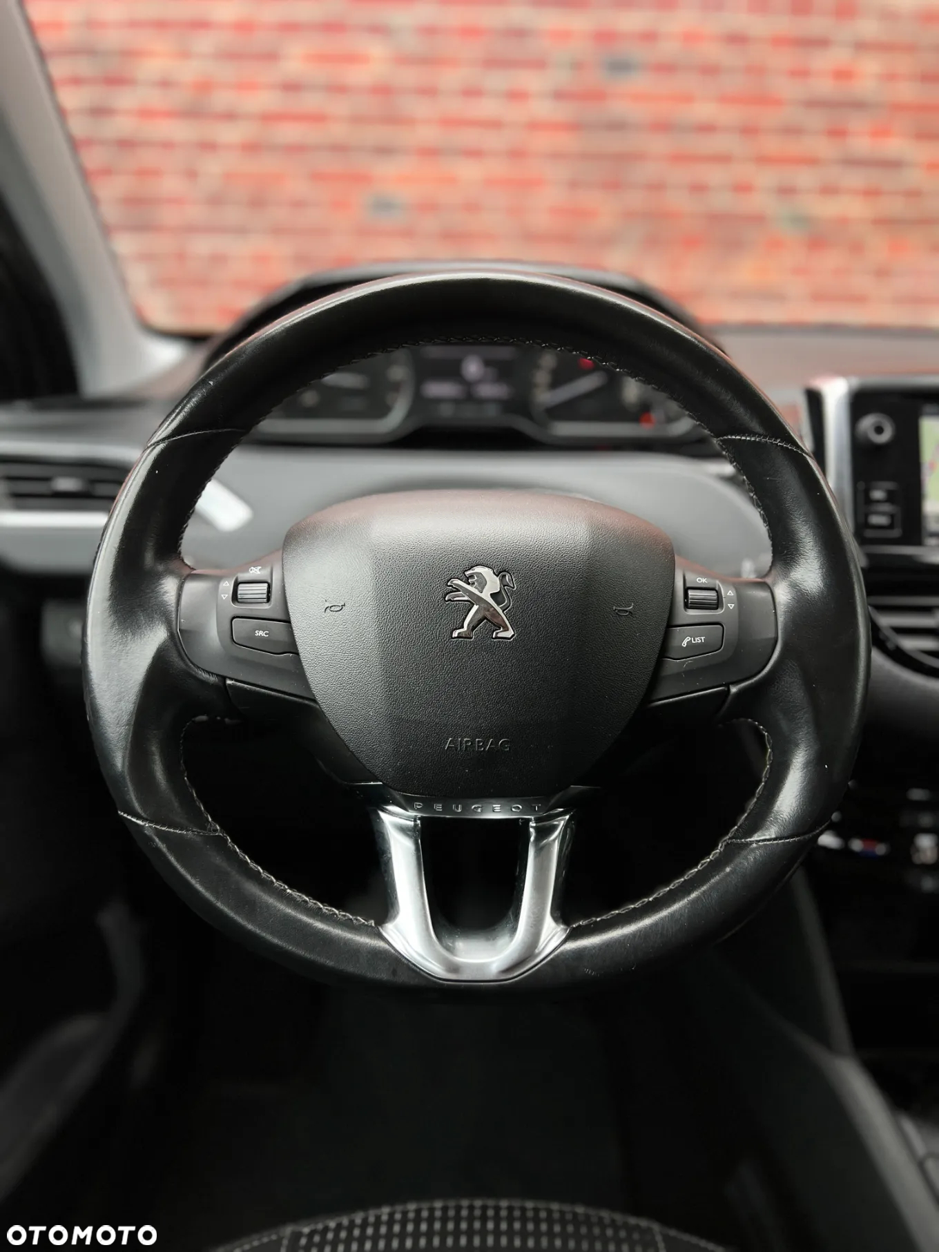Peugeot 208 - 32