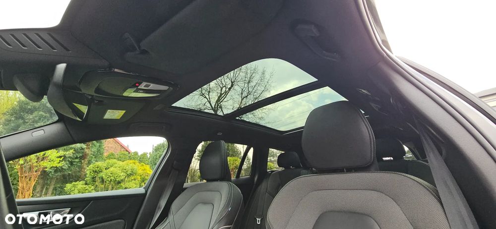 Volvo V60 B4 B DKG Plus Dark - 12
