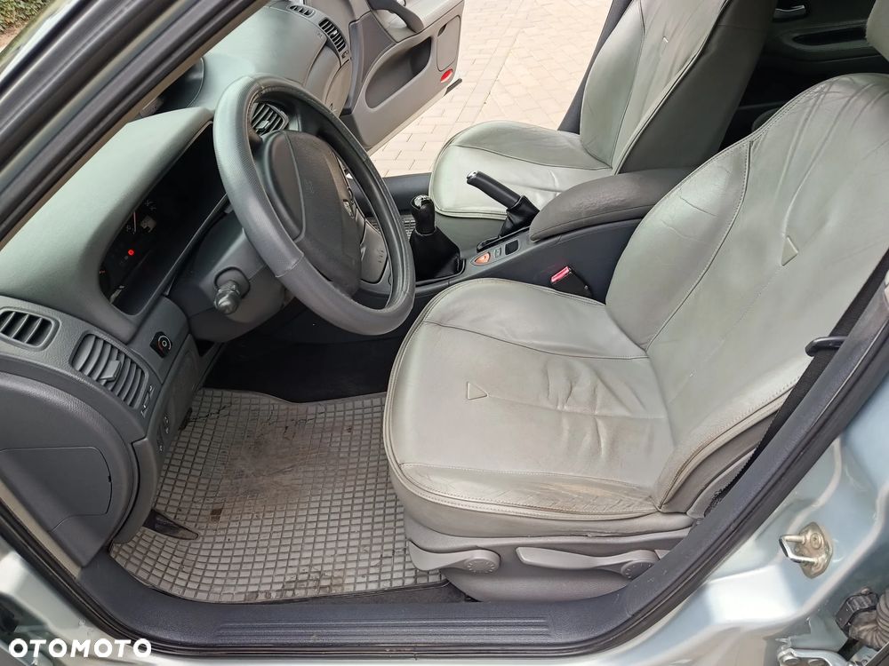 Renault Laguna - 5