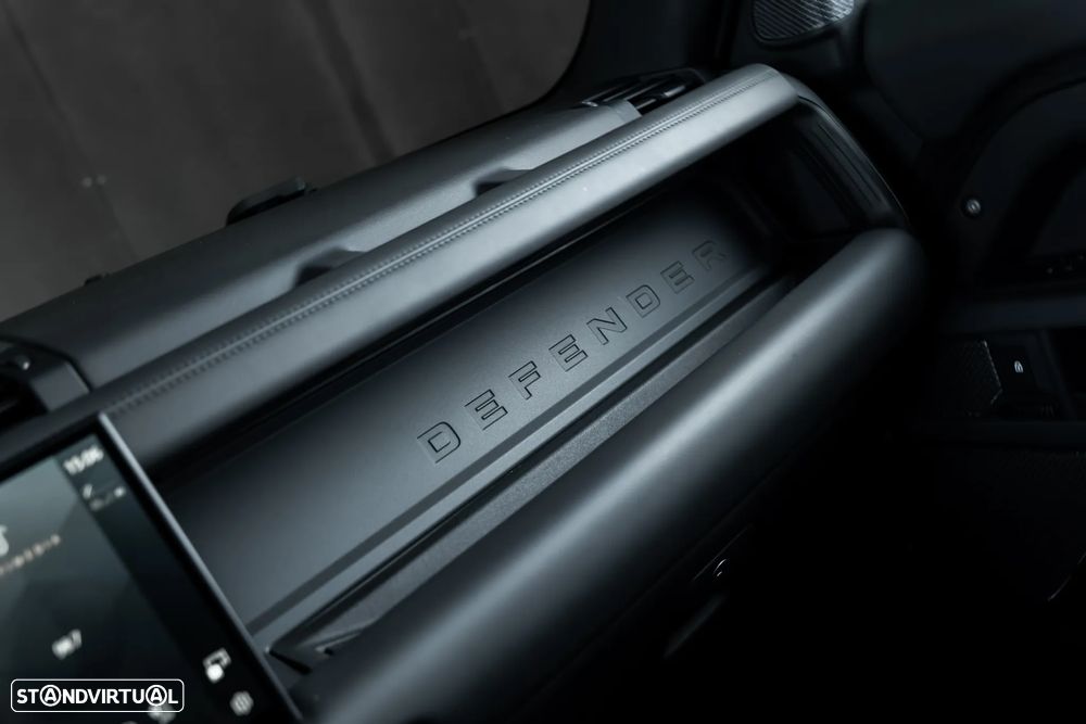 Land Rover Defender 2.0 P400e 110 AWD X-Dynamic HSE - 33