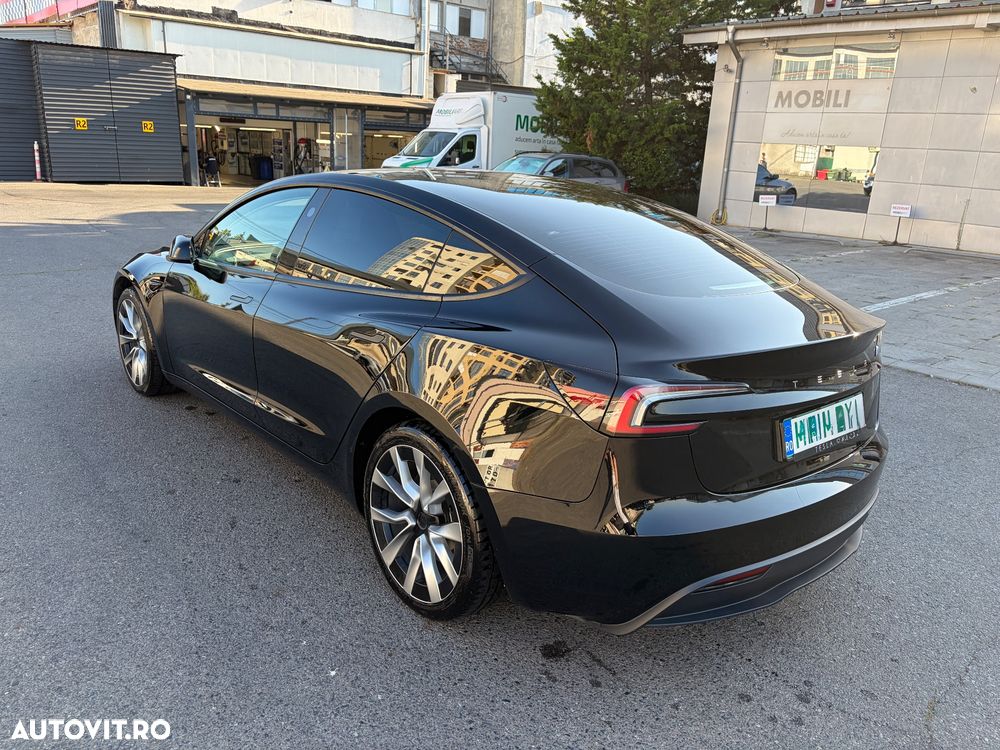 Tesla Model 3 - 7