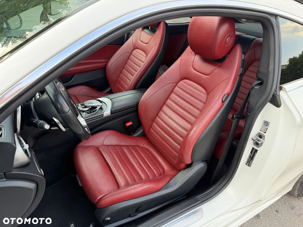 Mercedes-Benz Klasa C 300 d 4MATIC 9G-TRONIC - 26