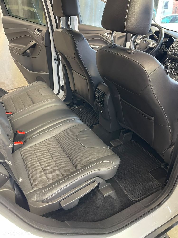 Ford Kuga 1.6 EcoBoost 2x4 Individual - 24