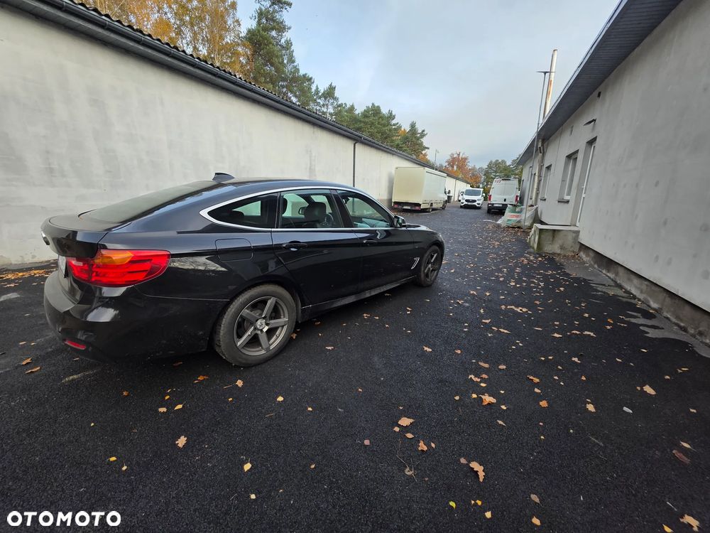 BMW Seria 3 320i GPF xDrive Sport Line Shadow - 29