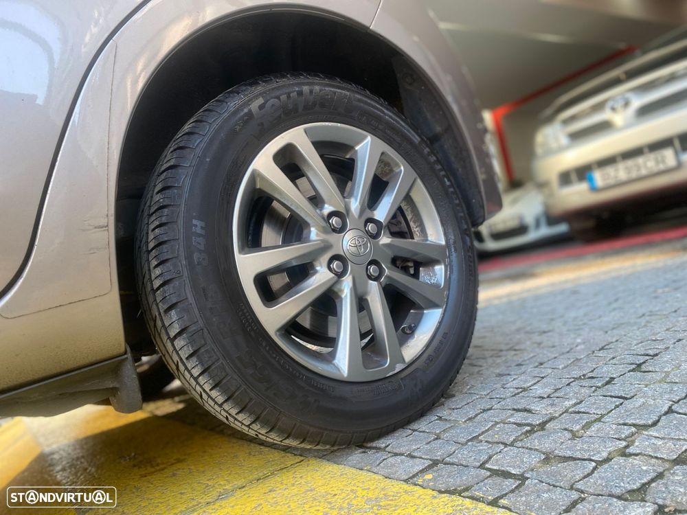 Toyota Yaris 1.4 D-4D Comfort - 10