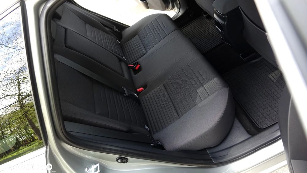 Toyota Auris - 12