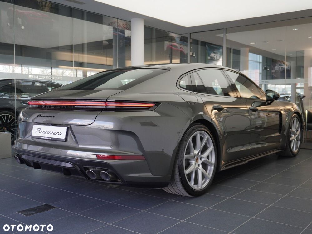 Porsche Panamera 4 E-Hybrid PHEV - 15