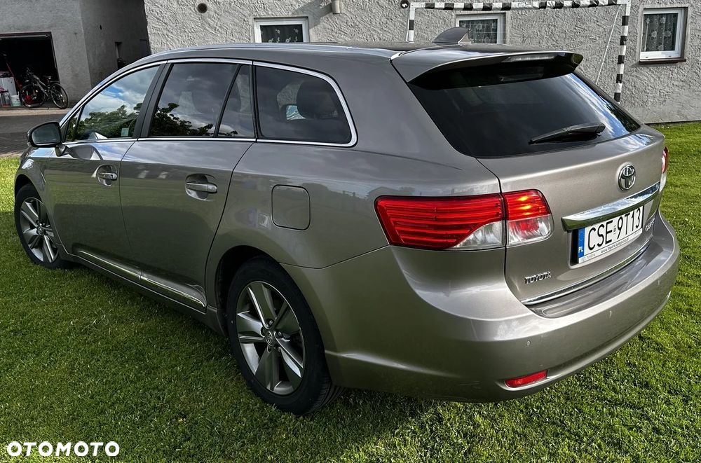 Toyota Avensis 2.0 D-4D Premium - 2