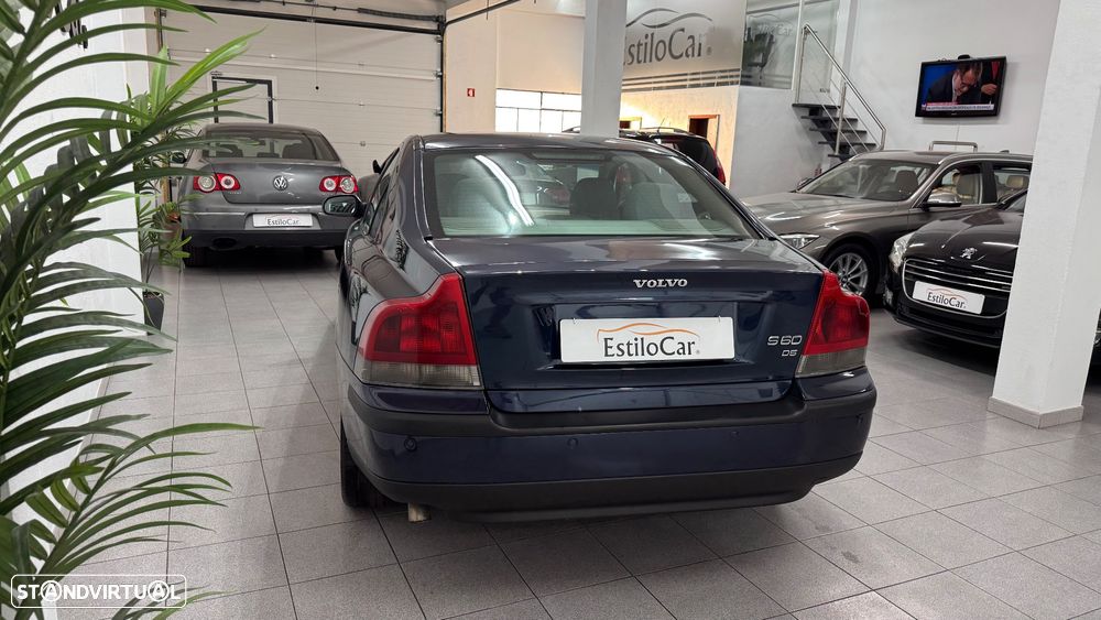 Volvo S60 2.4 D5 - 4