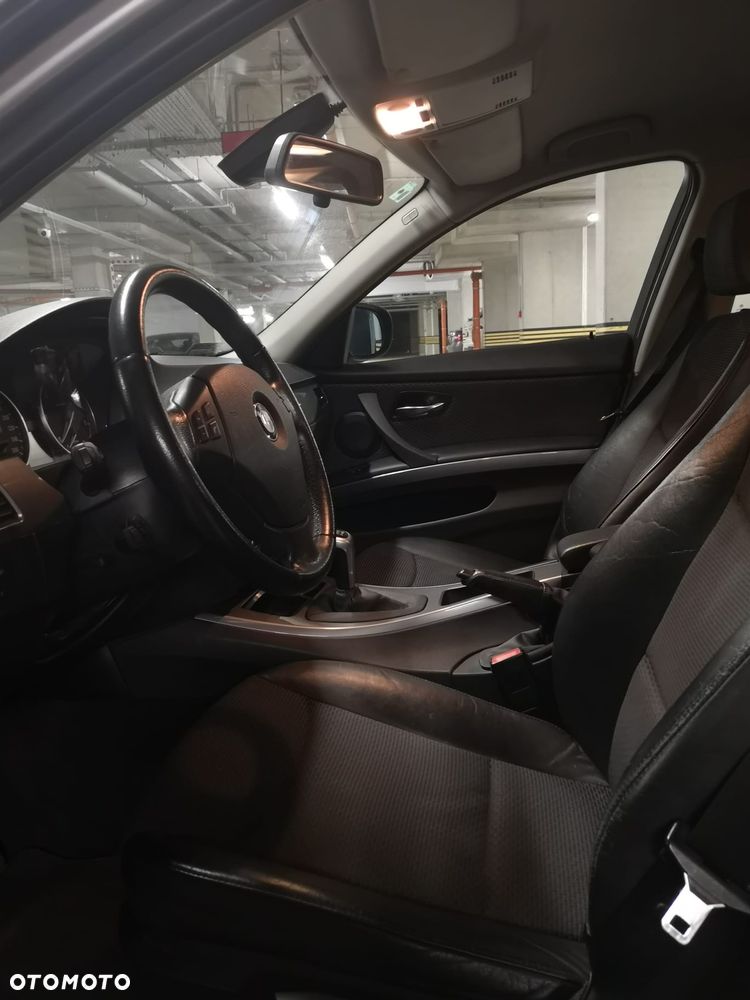 BMW Seria 3 318d DPF - 10