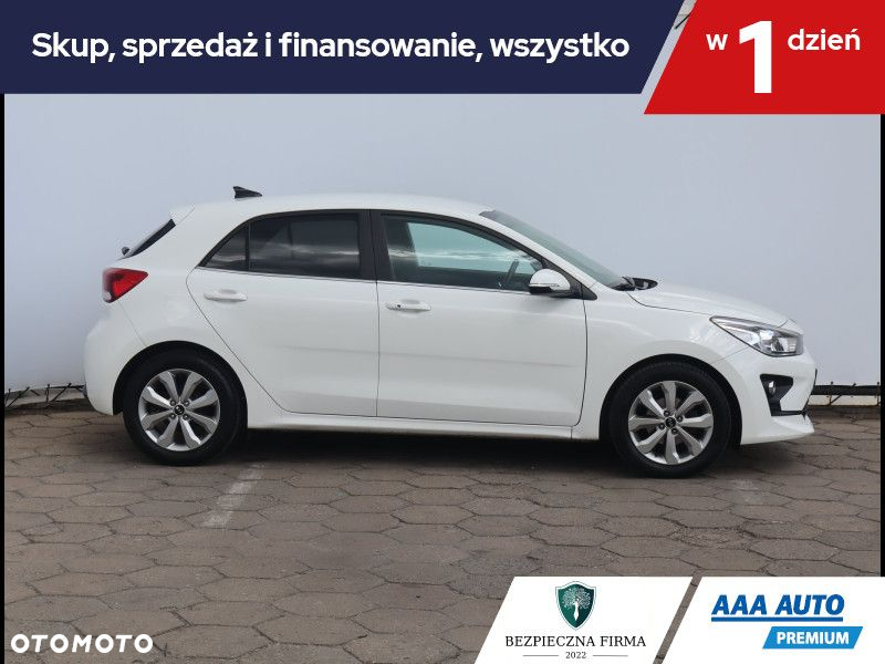 Kia Rio - 7