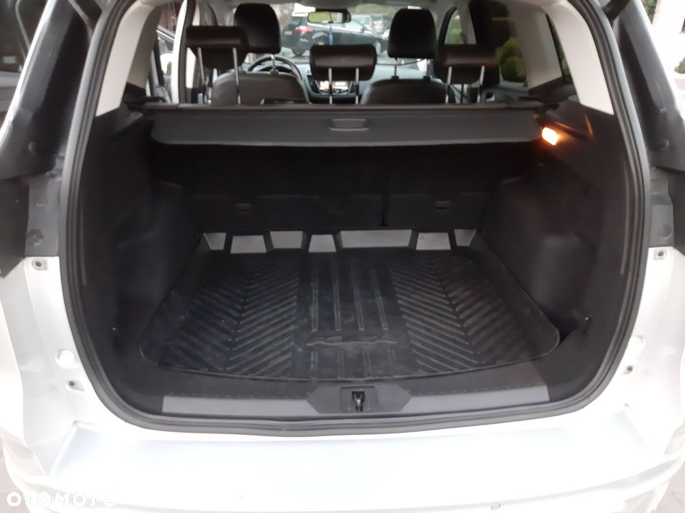 Ford Kuga - 16