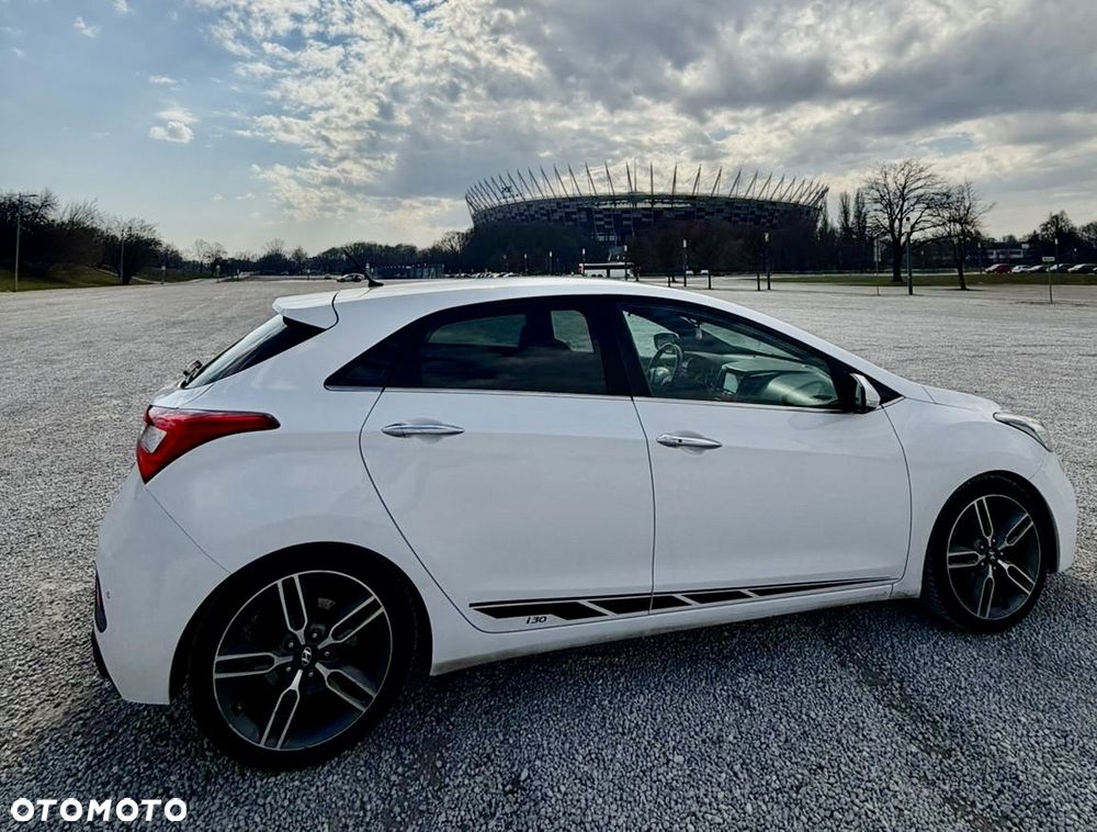 Hyundai i30 1.6 T GDI Turbo - 12