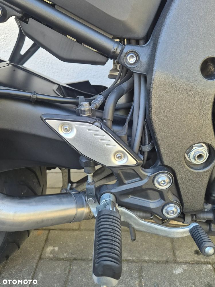 Yamaha FZ8 - 6