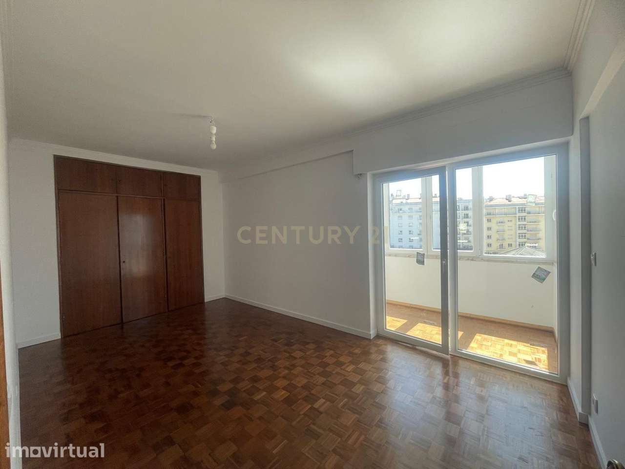 ARRENDAMENTO Apartamento T2 Remodelado | 95 m² | Benfica – Rua Maria - Grande imagem: 4/10
