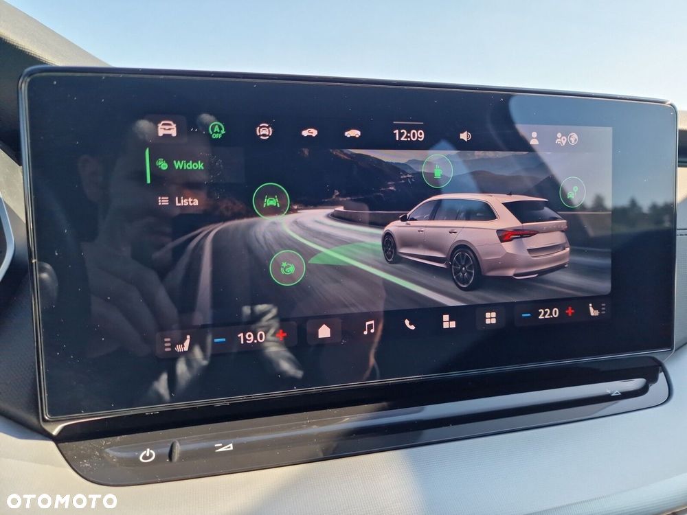 Skoda Octavia 1.5 TSI mHEV Selection DSG - 33