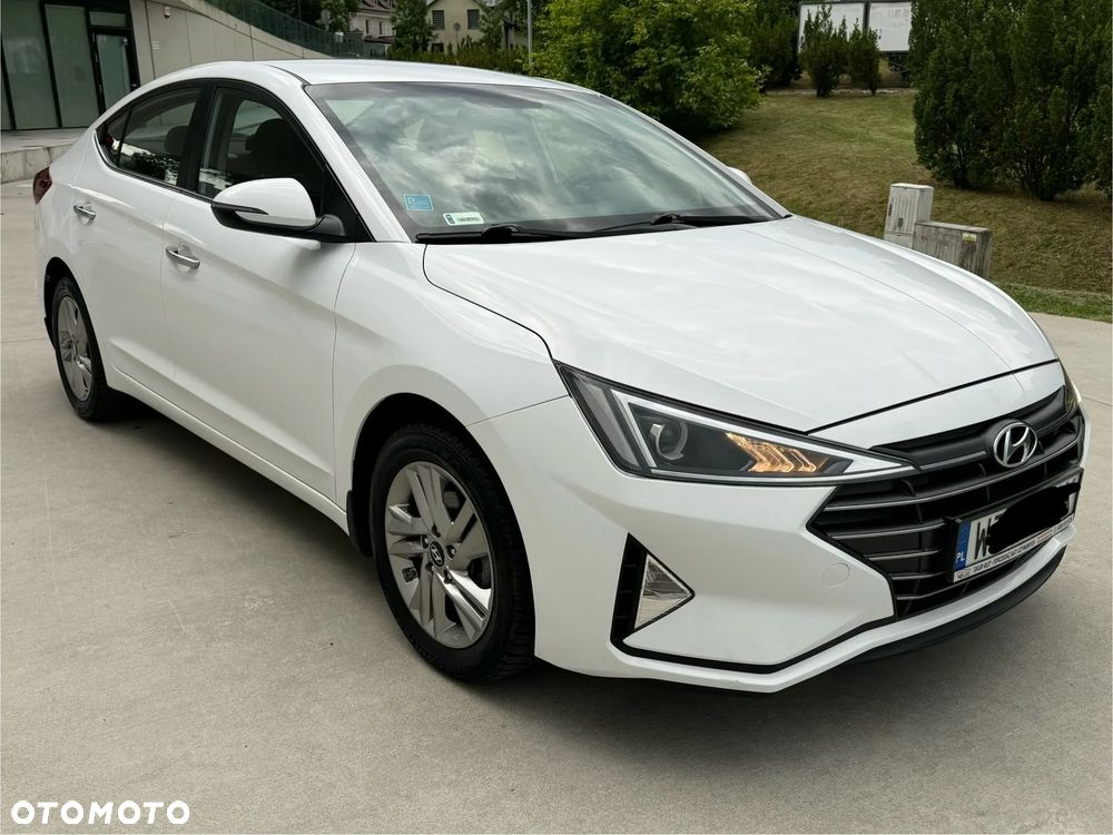 Hyundai Elantra 1.6 Comfort - 4