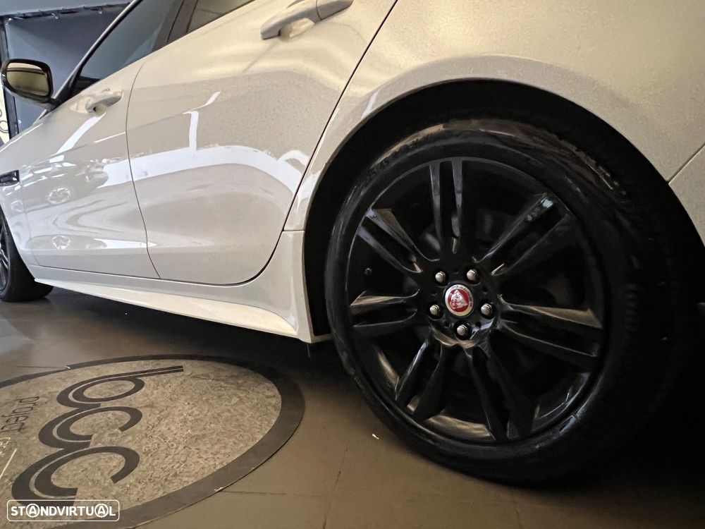 Jaguar XE 2.0 D R-Dynamic S - 5