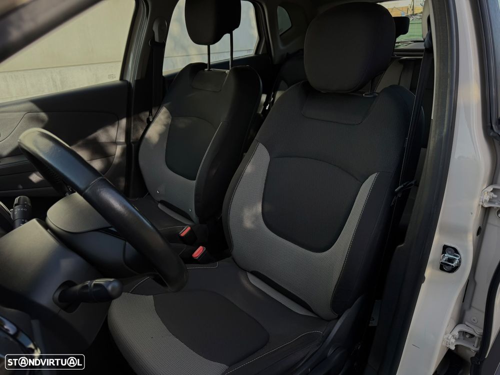 Renault Captur - 45