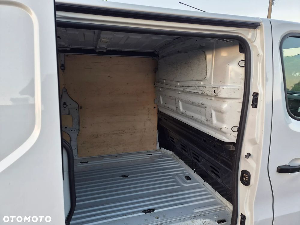 Renault Trafic - 16